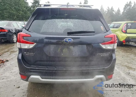 2019 Subaru Forester Touring z USA, uszkodzony, nr VIN JF2SKAWC7KH588446
